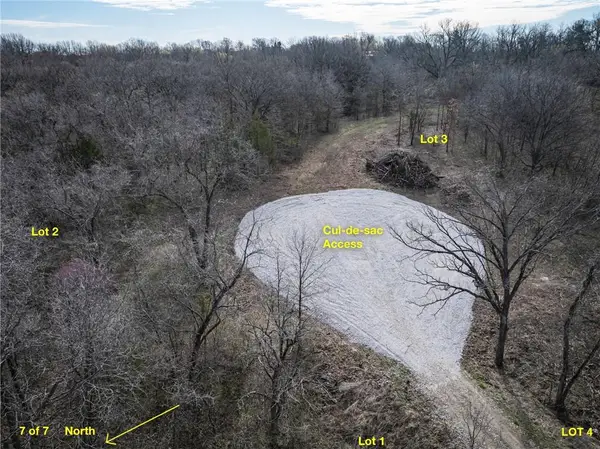 1515 S Buckner Tarsney (bb) Road, Buckner, MO 64016