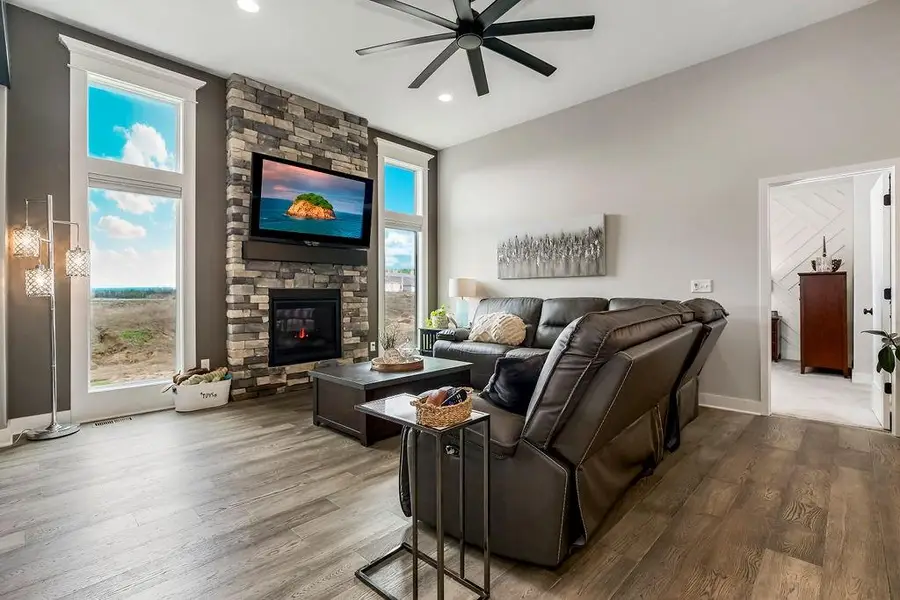 27821 E 133rd Street, Lees Summit, MO 64086 - Image #2