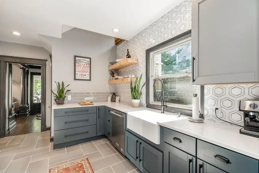 Address Withheld By Seller, Kansas City, MO 64109 - Image #2