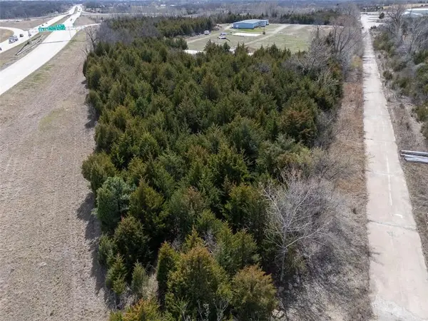 13850 State Avenue, Bonner Springs, KS 66012