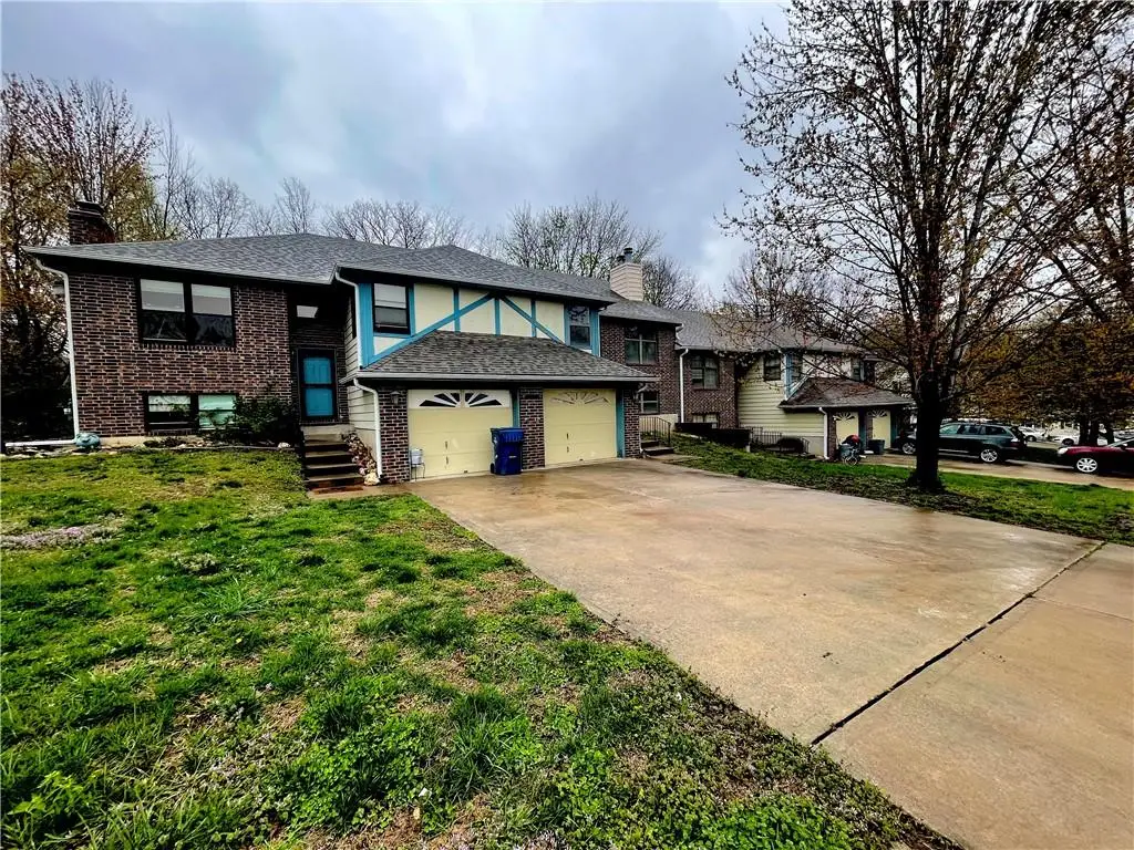 8200 Chas Circle, Pleasant Valley, MO 64068 - Image #1