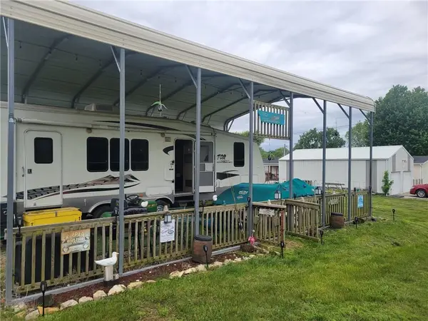 57 Deerfield Drive, Linn Valley, KS 66040