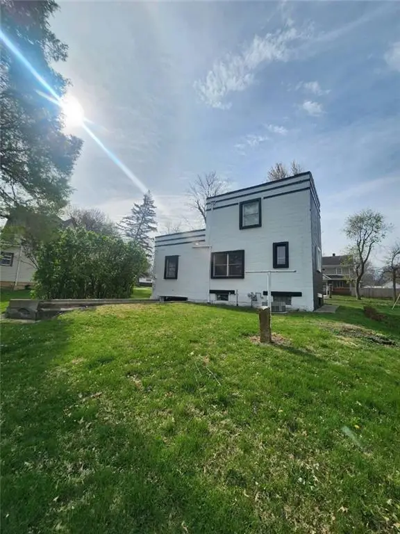 304 Miami Street, Hiawatha, KS 66434 - Image #2