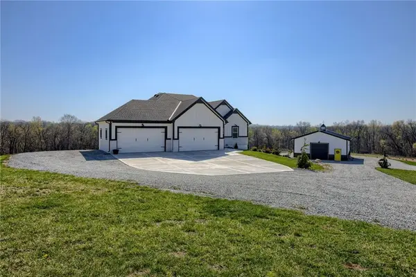 22575 New Market Cemetery Road, Dearborn, MO 64439