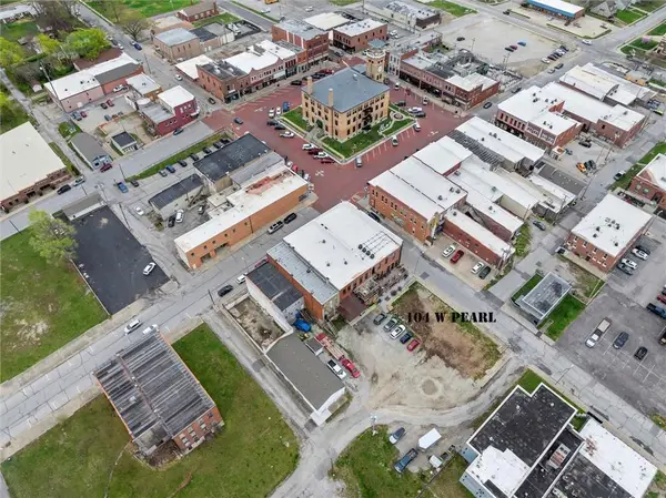 104 W Pearl Street, Harrisonville, MO 64701