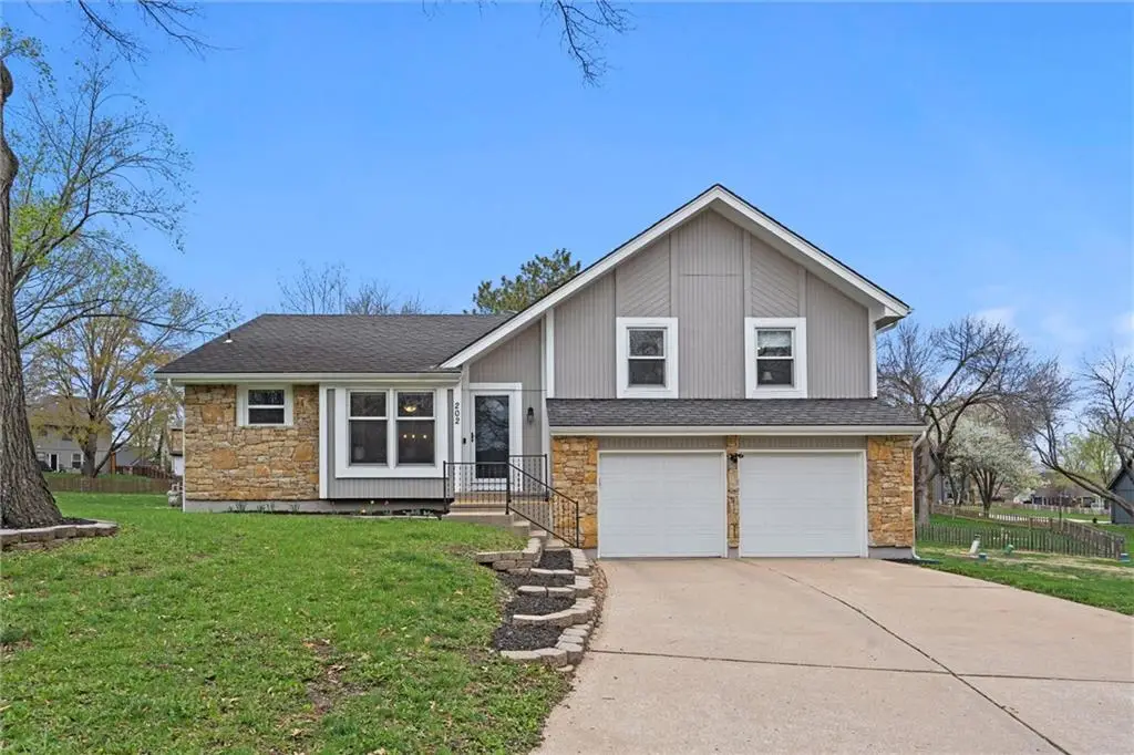 202 NW Redwood Court, Lees Summit, MO 64064 - Image #1
