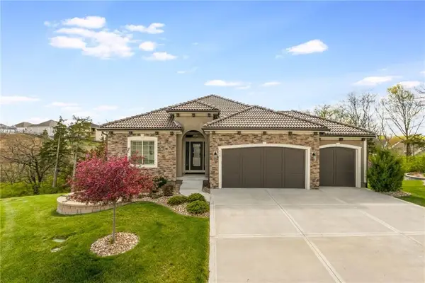 420 NW Kaylea Court, Lee's Summit, MO 64081