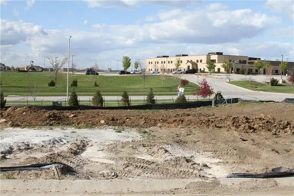 21704 W 116th Terrace, Olathe, KS 66061