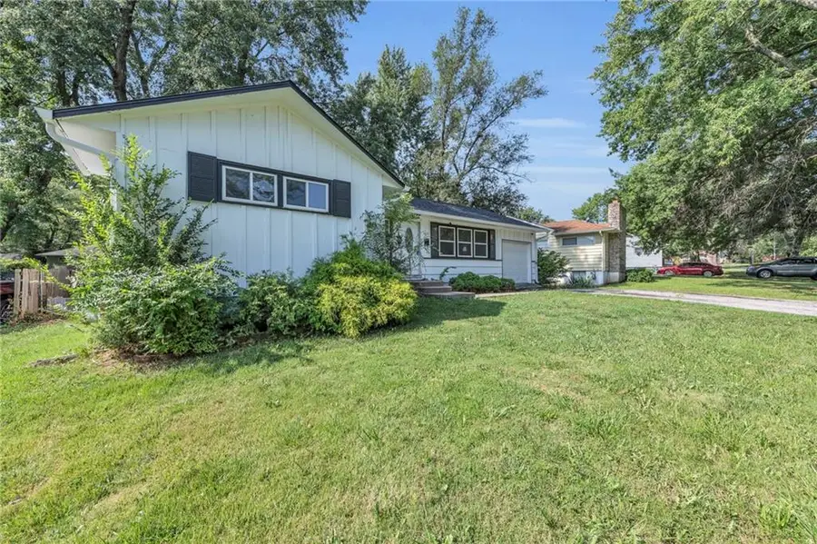 11401 Greenwood Road, Kansas City, MO 64134 - Image #3