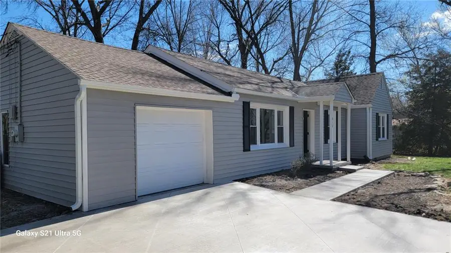 612 N Logan Street, Olathe, KS 66061 - Image #2