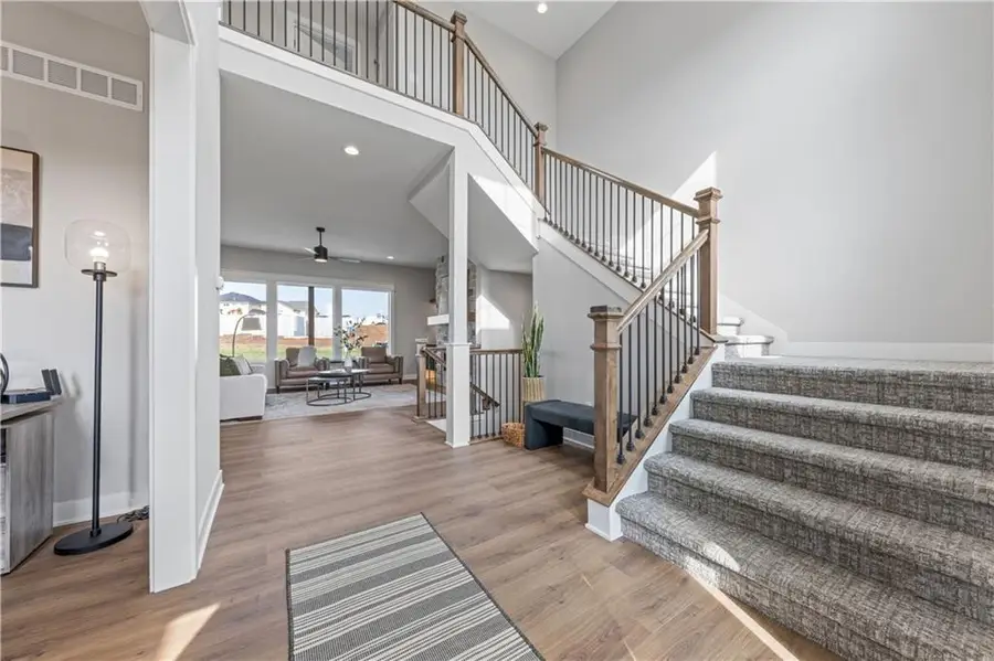 17194 S Heatherwood Street, Olathe, KS 66062 - Image #2