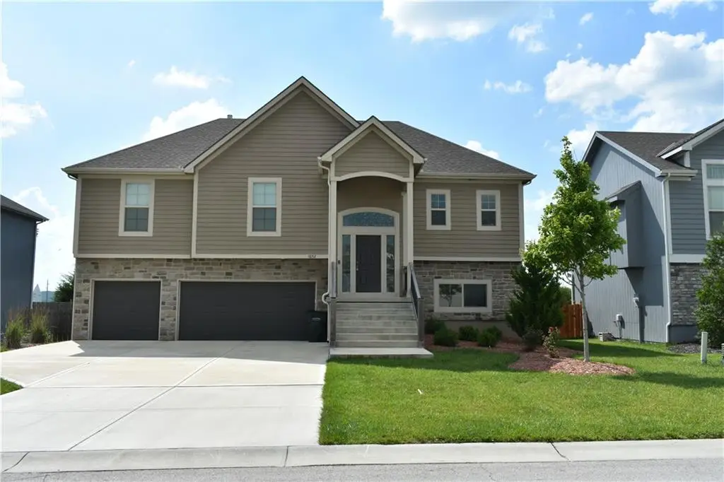 1652 Shadow Drive, Leavenworth, KS 66048 - #1