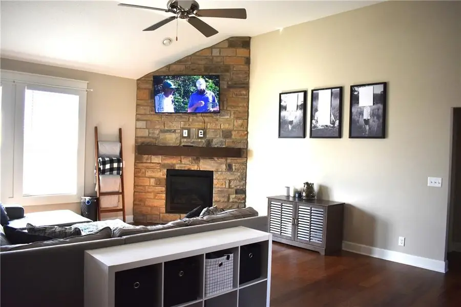 1652 Shadow Drive, Leavenworth, KS 66048 - #3