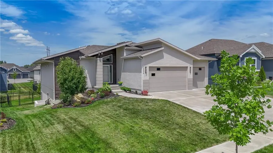 24808 W 88th Terrace, Lenexa, KS 66227 - Image #2