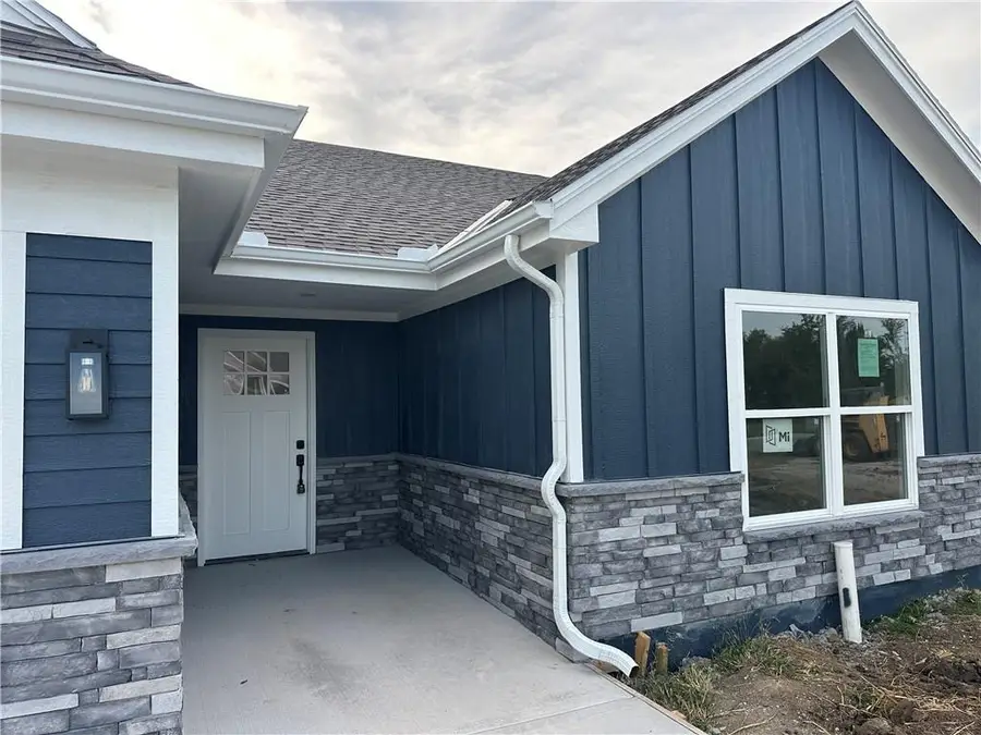 408 Ash Street, Wellsville, KS 66092 - Image #2