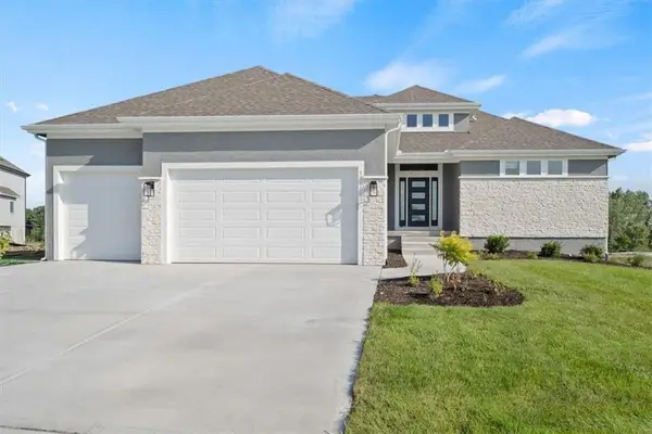 4552 Aspen Drive, Basehor, KS 66007