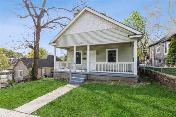 1209 Lowell Avenue, Kansas City, KS 66102