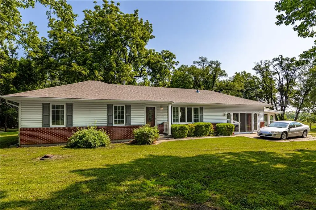 704 SE 30 Street, Oak Grove, MO 64075 - Image #1