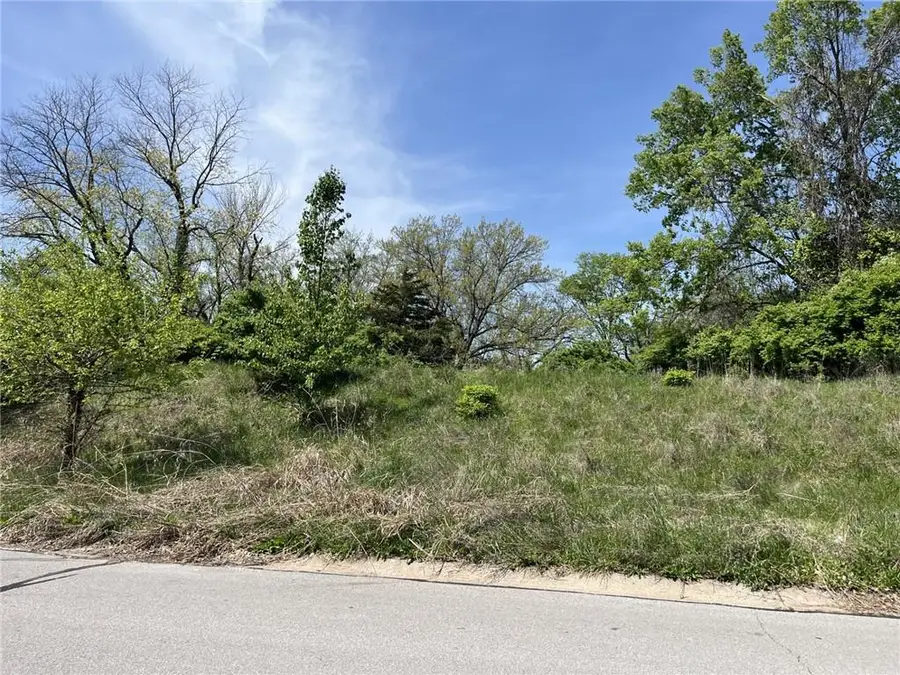 3737 N Brighton Avenue, Kansas City, MO 64117 - #2