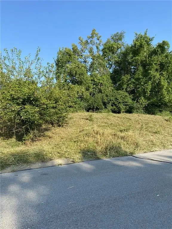 3737 N Brighton Avenue, Kansas City, MO 64117 - #3