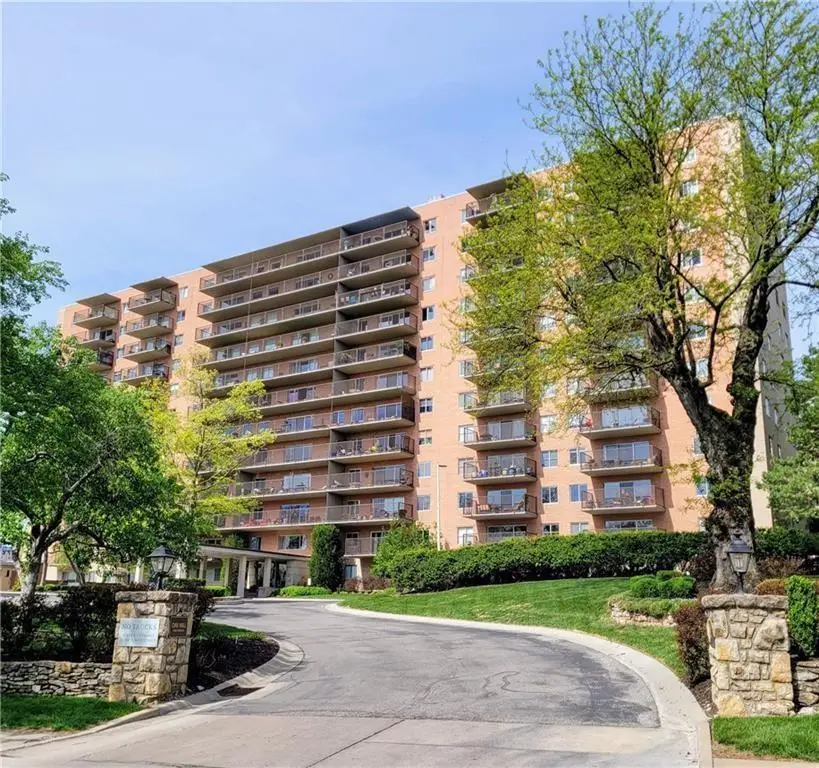4550 Warwick Boulevard #210-211, Kansas City, MO 64111 - Image #1