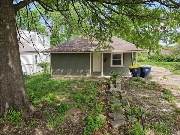 8309 Wabash Avenue, Kansas City, MO 64132