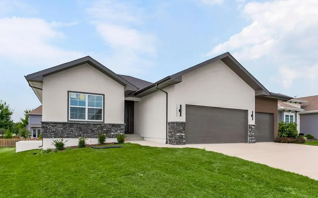 16488 S Stagecoach Street, Olathe, KS 66062 - Image #1