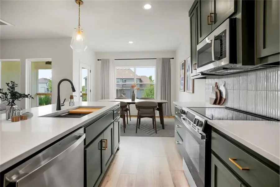 16488 S Stagecoach Street, Olathe, KS 66062 - Image #3