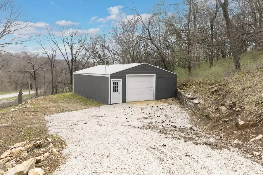 21423 227th Street, Tonganoxie, KS 66086 - #2