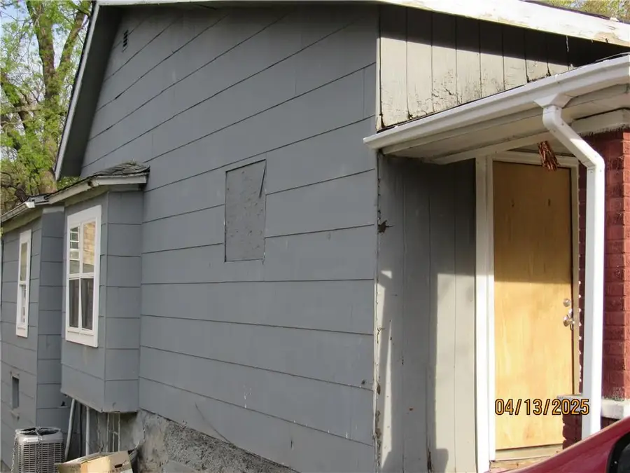 407 Monroe Avenue, Kansas City, MO 64124 - Image #2