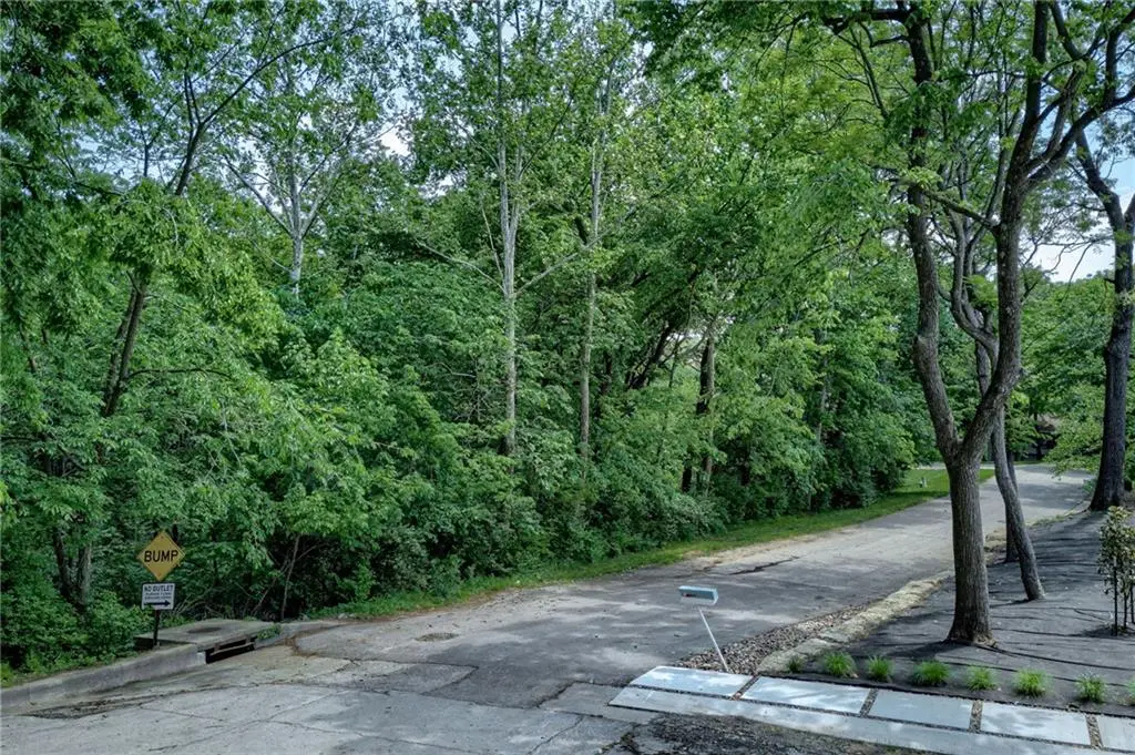 Bluff View, Parkville, MO 64152 - Image #1