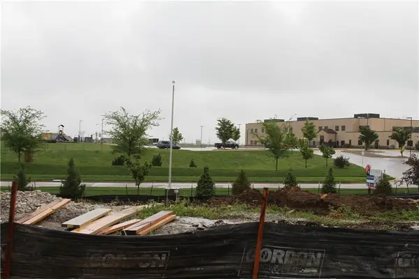 21706 W 116th Terrace, Olathe, KS 66061