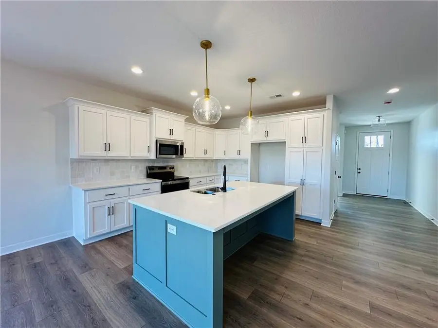 110 E Woodland Avenue, Lone Jack, MO 64070 - Image #2