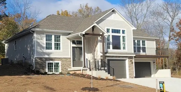 1604 Stonewall Street, Oak Grove, MO 64075