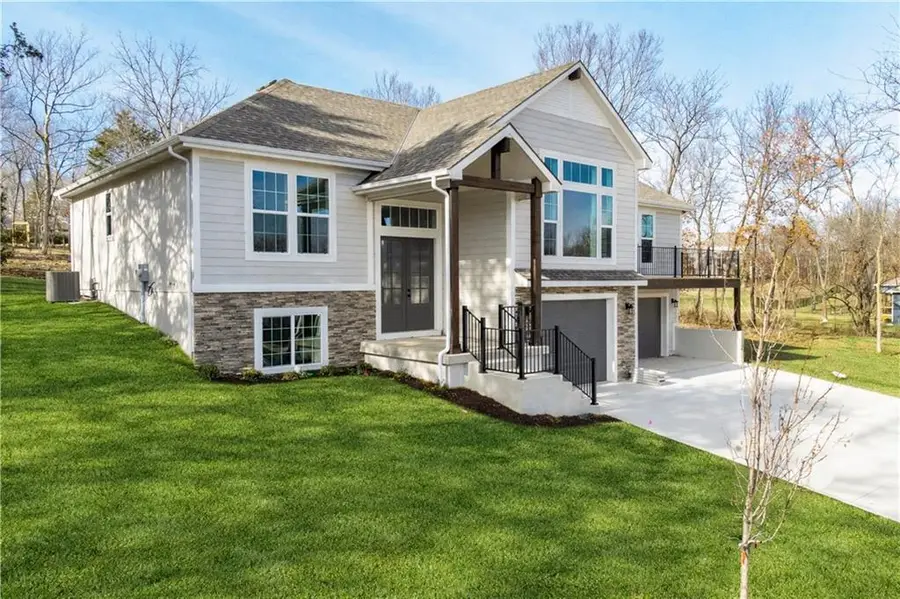 1604 Stonewall Street, Oak Grove, MO 64075 - Image #2