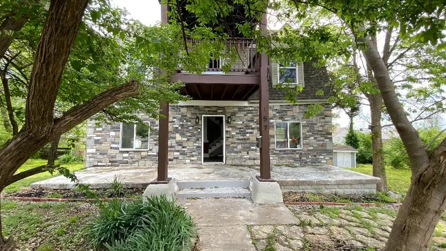 157 Clark Avenue, Bonner Springs, KS 66012 - Image #2