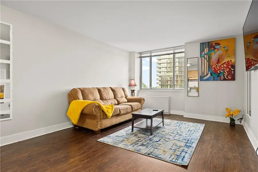 600 E 8th Street Street #3G, Kansas City, MO 64106 - Image #2