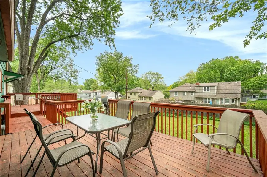9605 Eby Street, Overland Park, KS 66212 - Image #2