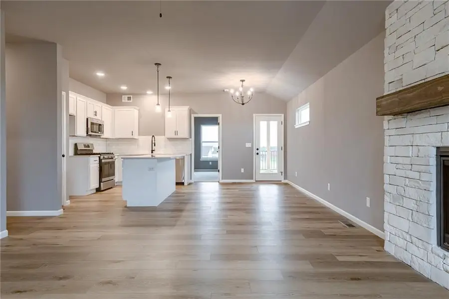 27012 E Dogwood Lane, Lees Summit, MO 64086 - Image #3