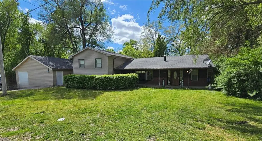 6004 Amazonia Road, Saint Joseph, MO 64505 - Image #2