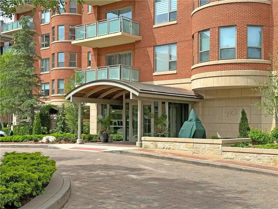 4950 Central Street #102, Kansas City, MO 64112 - #3