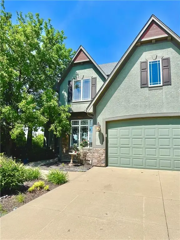 28993 Bluestem Drive, Paola, KS 66071