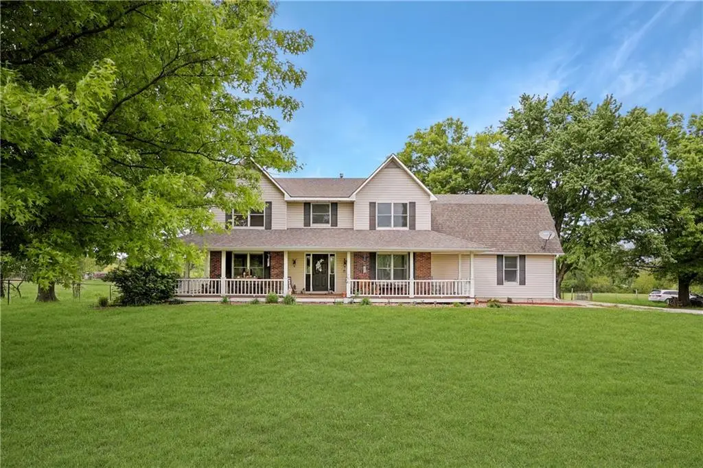 25002 E Twin Pines Drive, Harrisonville, MO 64701 - Image #1