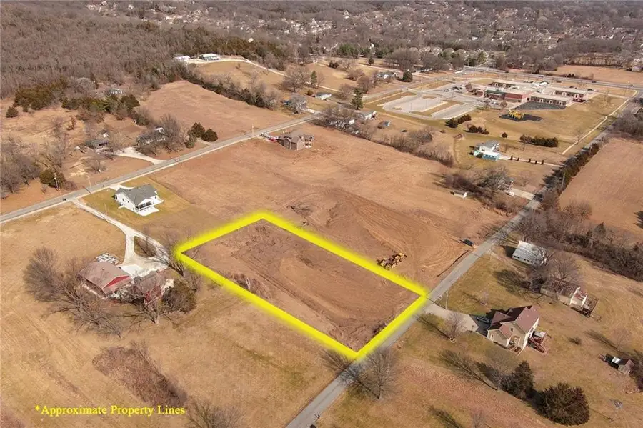 2104 Limit Street, Leavenworth, KS 66048 - #2