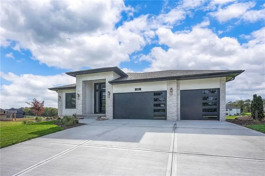 565 South Shore Drive, Lake Winnebago, MO 64034 - Image #3