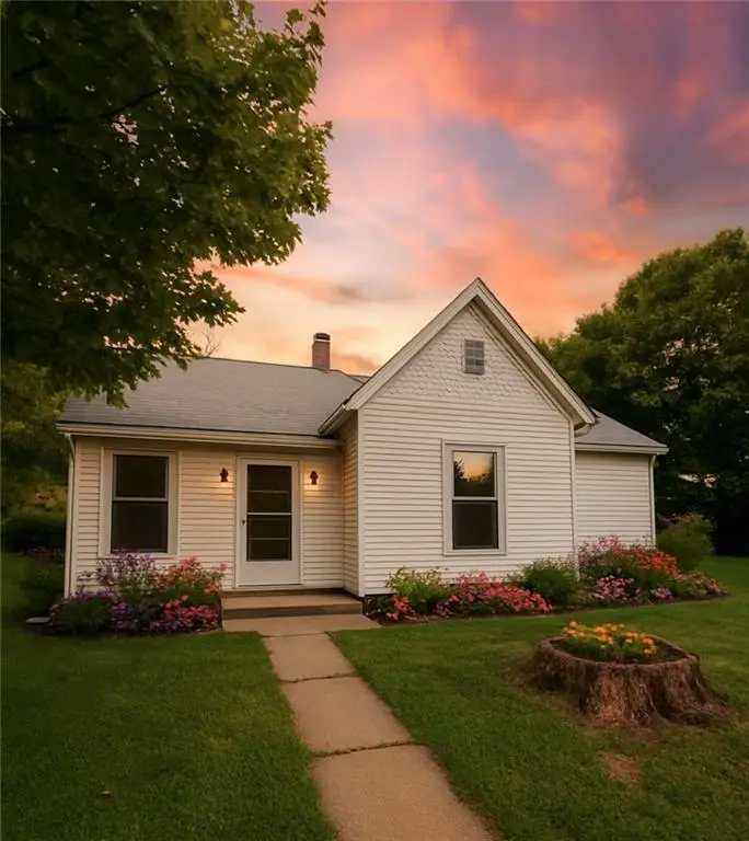 321 E Walnut Street, Sedalia, MO 65301 - Image #1