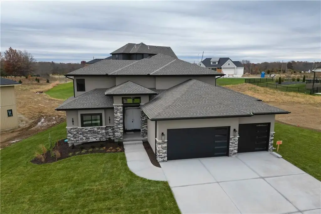 2531 NE Woodland Oaks Circle, Lees Summit, MO 64086 - Image #1