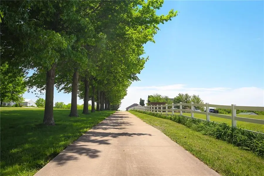 7305 S Arnett Road, Grain Valley, MO 64029 - Image #2