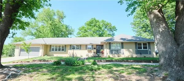 608 Sycamore Lane, Pittsburg, KS 66762