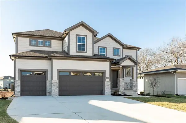 18456 Pawnee Lane, Overland Park, KS 66085